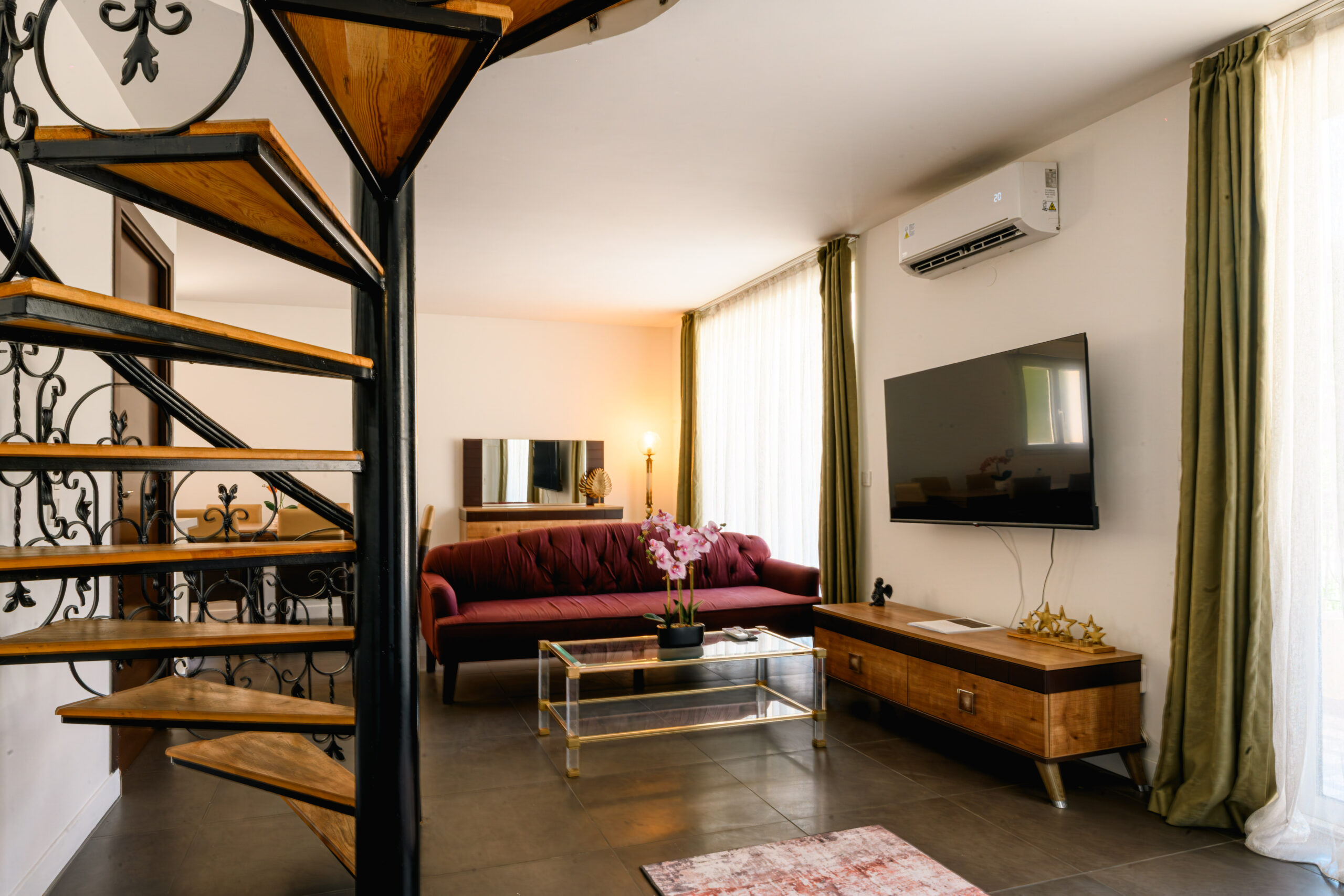 Saphir 6 — Duplex 3 chambres Jacuzzi Gold Lyon Cannes